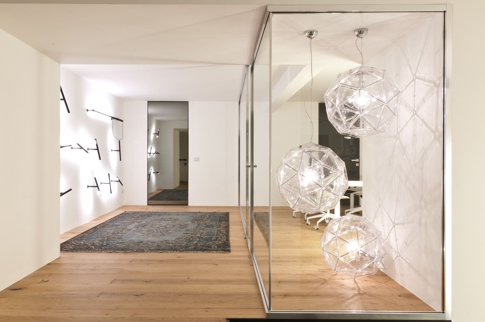 ALBED_PRTDIV_SISTCONT_ALLWAYS_product_partition_aluminium_trasparent_glass_angle_solution